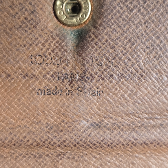 Louis Vuitton Monogram Sarah Wallet - Picture 7 of 13